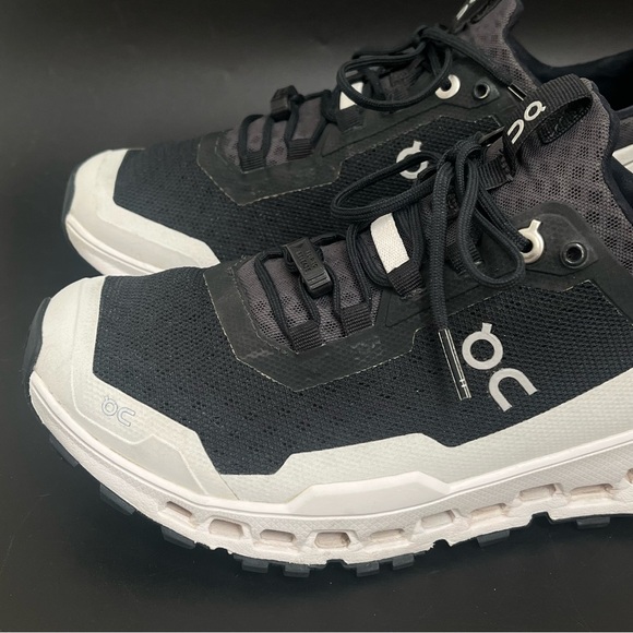 On Cloud Cloud Ultra Trail Running Shoes Womens Sz 7.5 Black & White - Picture 2 of 14